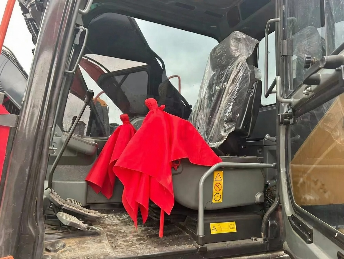 Used VOLVO EC240 Excavator – 2023 Model - 图片 2