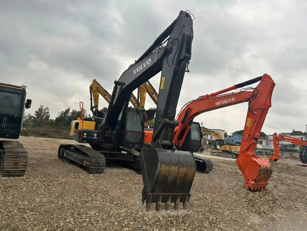 Used VOLVO EC240 Excavator – 2023 Model - 图片 10